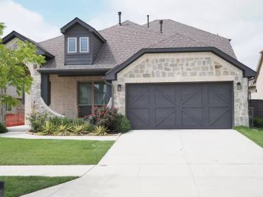 Main picture of 845 Daisy Corner Dr