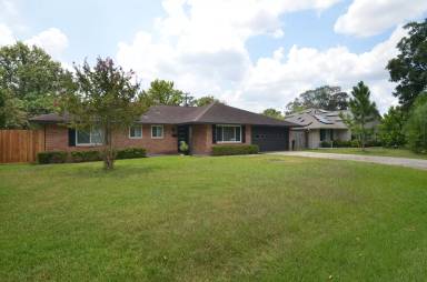 Main picture of 9011 Theysen Dr