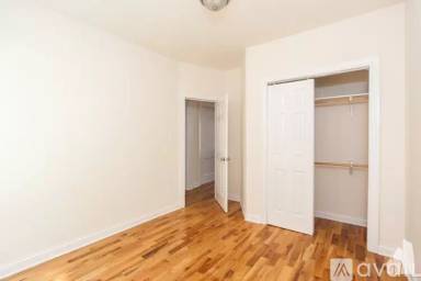 Main picture of 813 W Waveland Ave