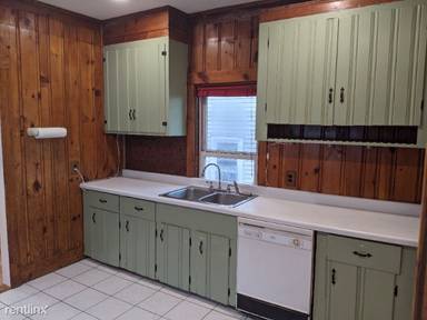 Main picture of 107 Porter St