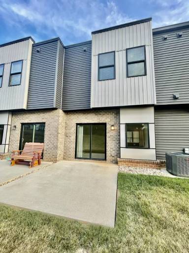 Main picture of 420 Breezewood Dr