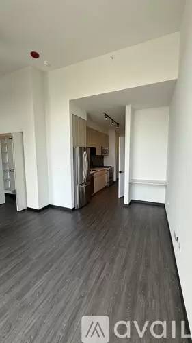 Main picture of 1371 W Randolph St