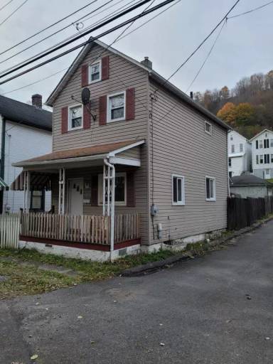 Main picture of 225 Plum St