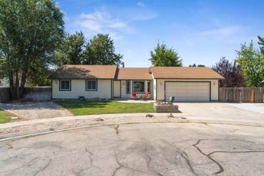 Main picture of 5591 N Marlboro Ave