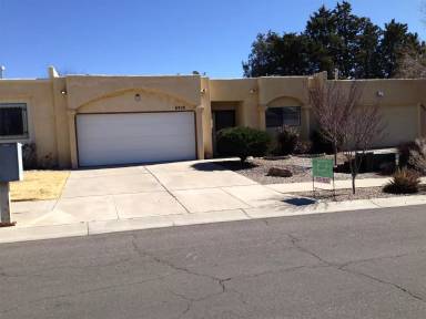 Main picture of 6928 Black Pine Pl NE