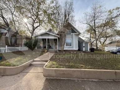 Main picture of 224 W Hull St