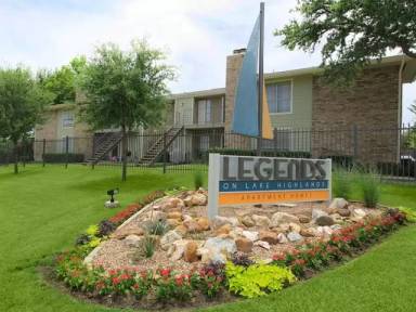 Main picture of Legends on Lake Highlands