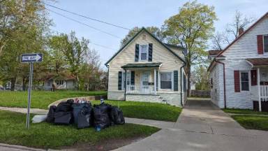 Main picture of 810 State St