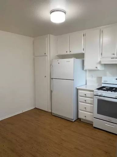 Main picture of 2547 Harbor Blvd