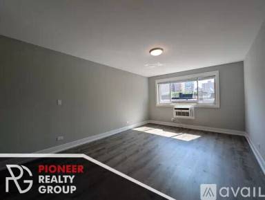 Main picture of 530 W Surf St