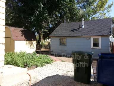 Main picture of 323 34th St