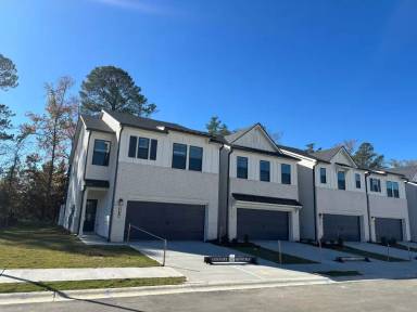 Main picture of 2020 Underwood Dr