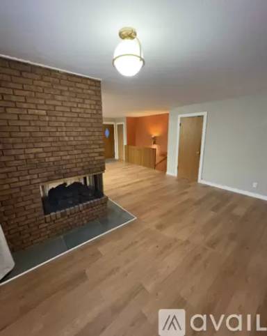Main picture of 18 Mount Washington Dr