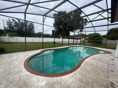 Main picture of 725 Adriane Park Cir