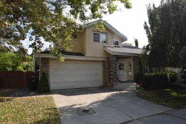 Main picture of 2122 E Rainbow Point Dr