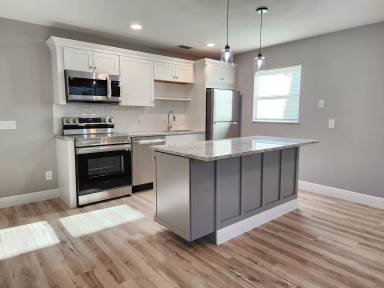 Main picture of 10 Lake Vista Trl