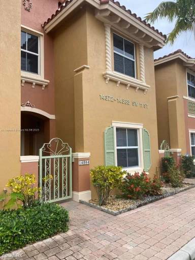 Main picture of 14384 SW 11th St