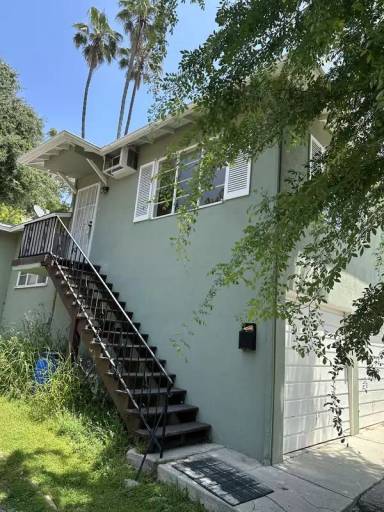 Main picture of 1843 1/2 Linda Rosa Ave