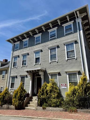 Main picture of 40 Bowen St