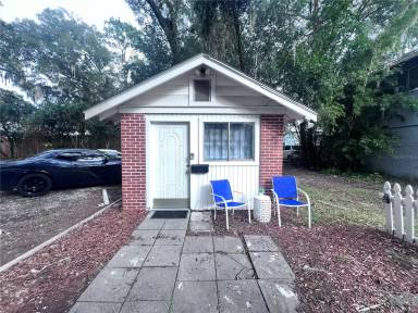 Main picture of 113 NW 11th St