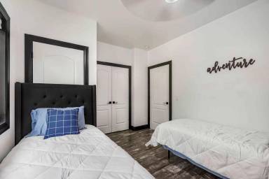Main picture of 304 E Palomino Dr