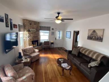 Main picture of 285 1st Avenue East N