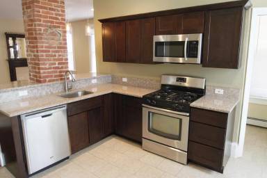 Main picture of 64 Chapin Ave