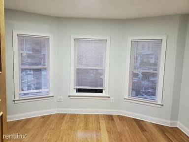 Main picture of 423 E 4th St