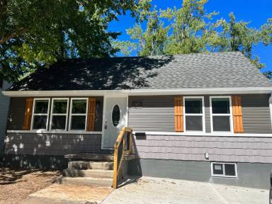 Main picture of 613 Grover St