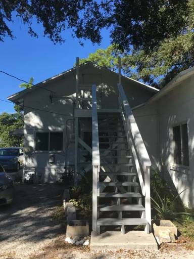 Main picture of 611 46th St W