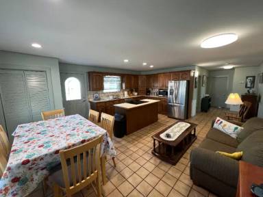 Main picture of 32 Campton St