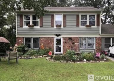 Main picture of 13 Midway Ct