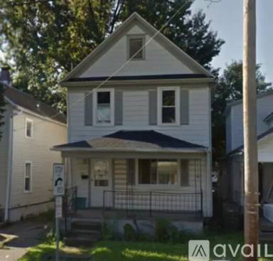 Main picture of 562 W Hopocan Ave