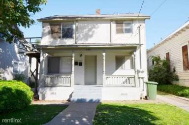 Main picture of 439 W 7th St