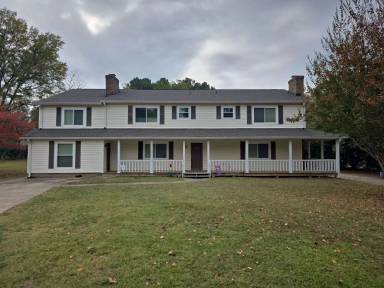 Main picture of 100 Courtney Ln
