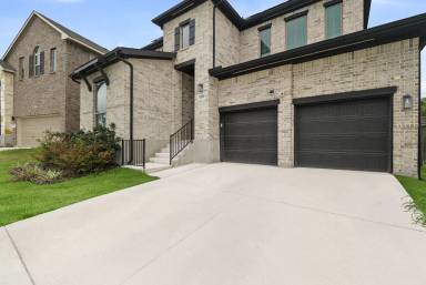 Main picture of 2426 Sueno Pt
