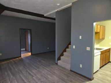 Main picture of 285 Main St