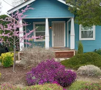 Main picture of 5835 Broadway