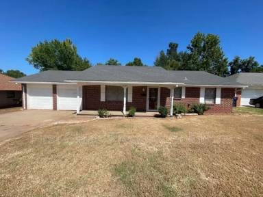 Main picture of 6300 N Wildewood Dr