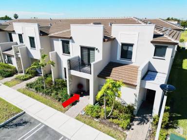 Main picture of 21452 NE 3rd Path