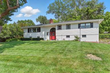 Main picture of 2825 S 106th St