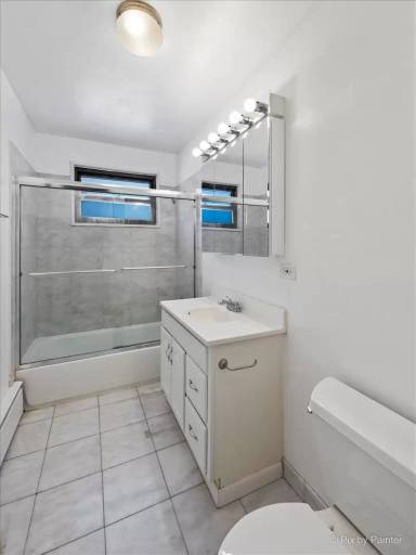 Main picture of 7610 N Rogers Ave