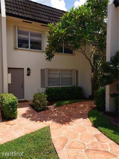 Main picture of 9050 NW 28th St