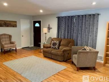 Main picture of 1816 Independence Ave N