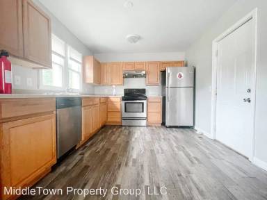 Main picture of 325 S College Ave