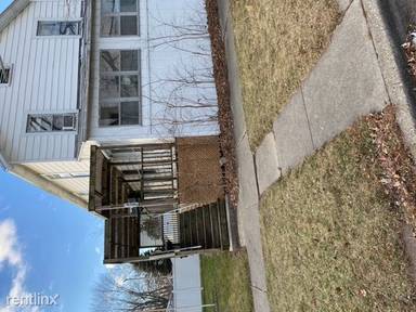 Main picture of 427 N Wabash Ave