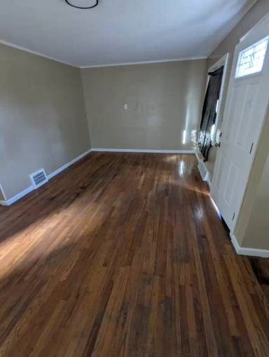 Main picture of 1604 Maple Dr