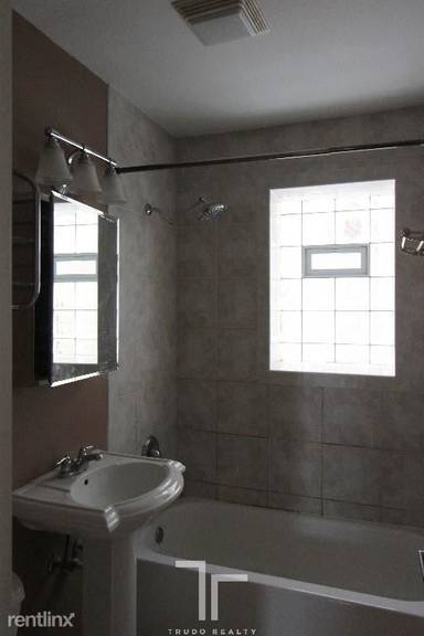 Main picture of 3244 N Clifton Ave