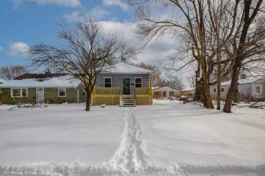 Main picture of 453 Hovey St