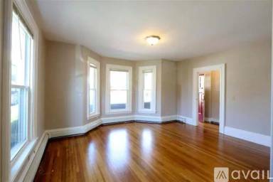 Main picture of 8 Meacham Rd